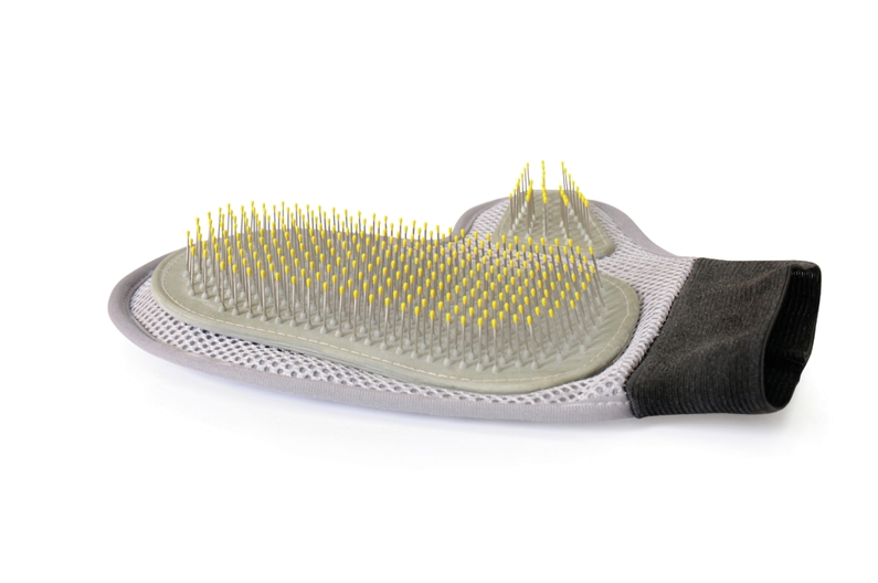 VYČESÁVACÍ RUKAVICE KOVOVÉ POPLASTOVANÉ HROTY