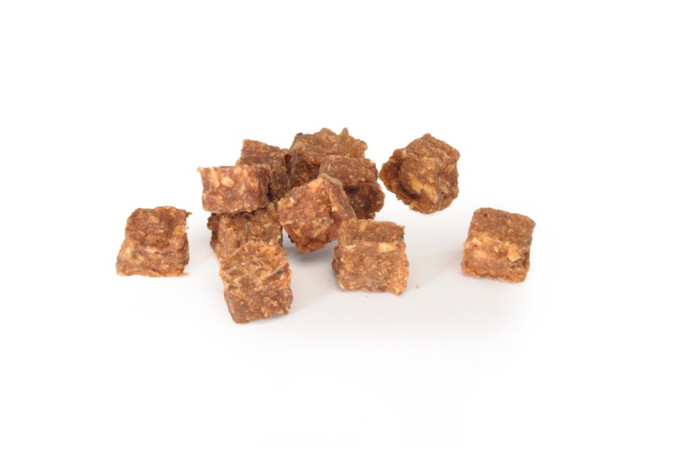 detail CAMON SNACK KUŘE 1,5x1,5 cm 80 g