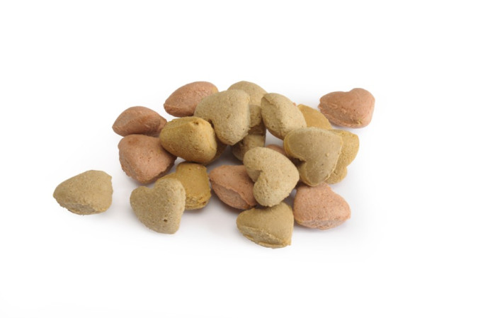 detail CAMON SNACKS CAT SRDÍČKA RÝŽE + KUŘE 1,5x1 cm 50 g